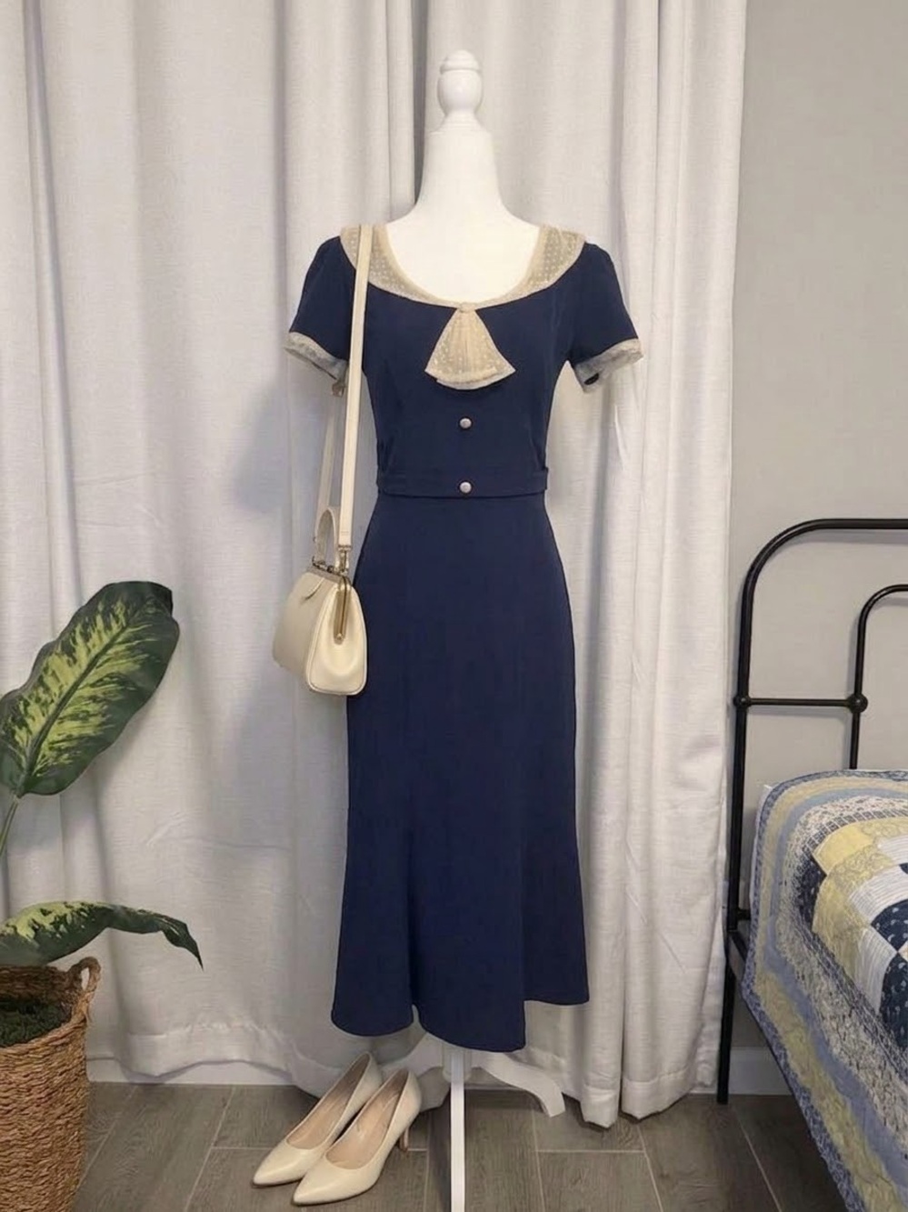Y2K Vintage 1940s Style Navy Blue Wiggle Dress | Stop Staring Alicia Estrada